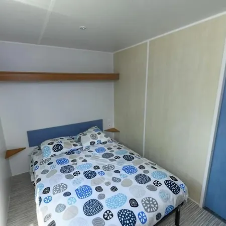 Mobil-home Confortable Avec Terrasse Pour 4 Personnes - Api-1-52-1361 Commequiers