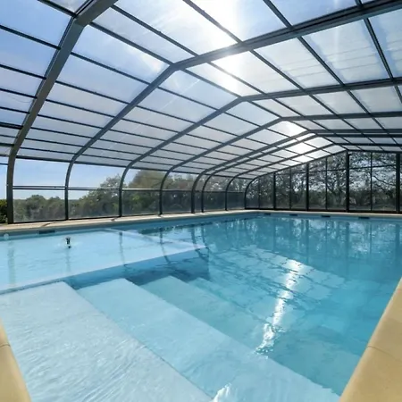 Mobil-home Confortable Avec Terrasse Pour 4 Personnes - Api-1-52-1361 * Commequiers