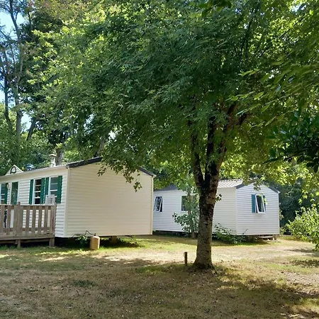 Mobil-home Confortable Avec Terrasse Pour 4 Personnes - Api-1-52-1361 مكان تخييم Commequiers