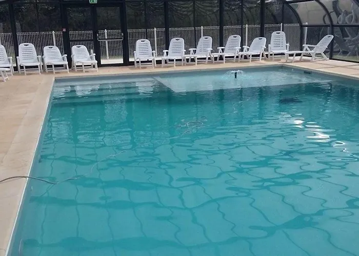 Mobil-home Confortable Avec Terrasse Pour 4 Personnes - Api-1-52-1361 *