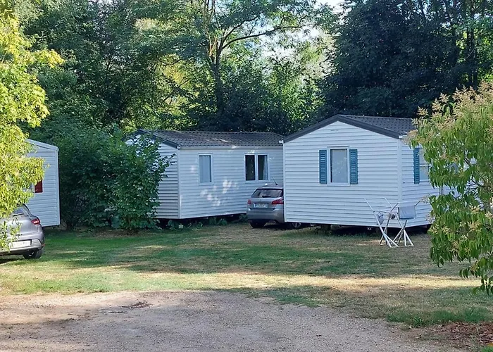 Mobil-home Confortable Avec Terrasse Pour 4 Personnes - Api-1-52-1361 *